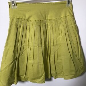 Nue Options micro pleated meadow green skirt 2P. Adorable mini skirt.